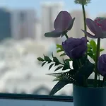 Corniche Street - Extremely Unique Room