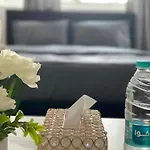 Corniche Street - Extremely Unique Room