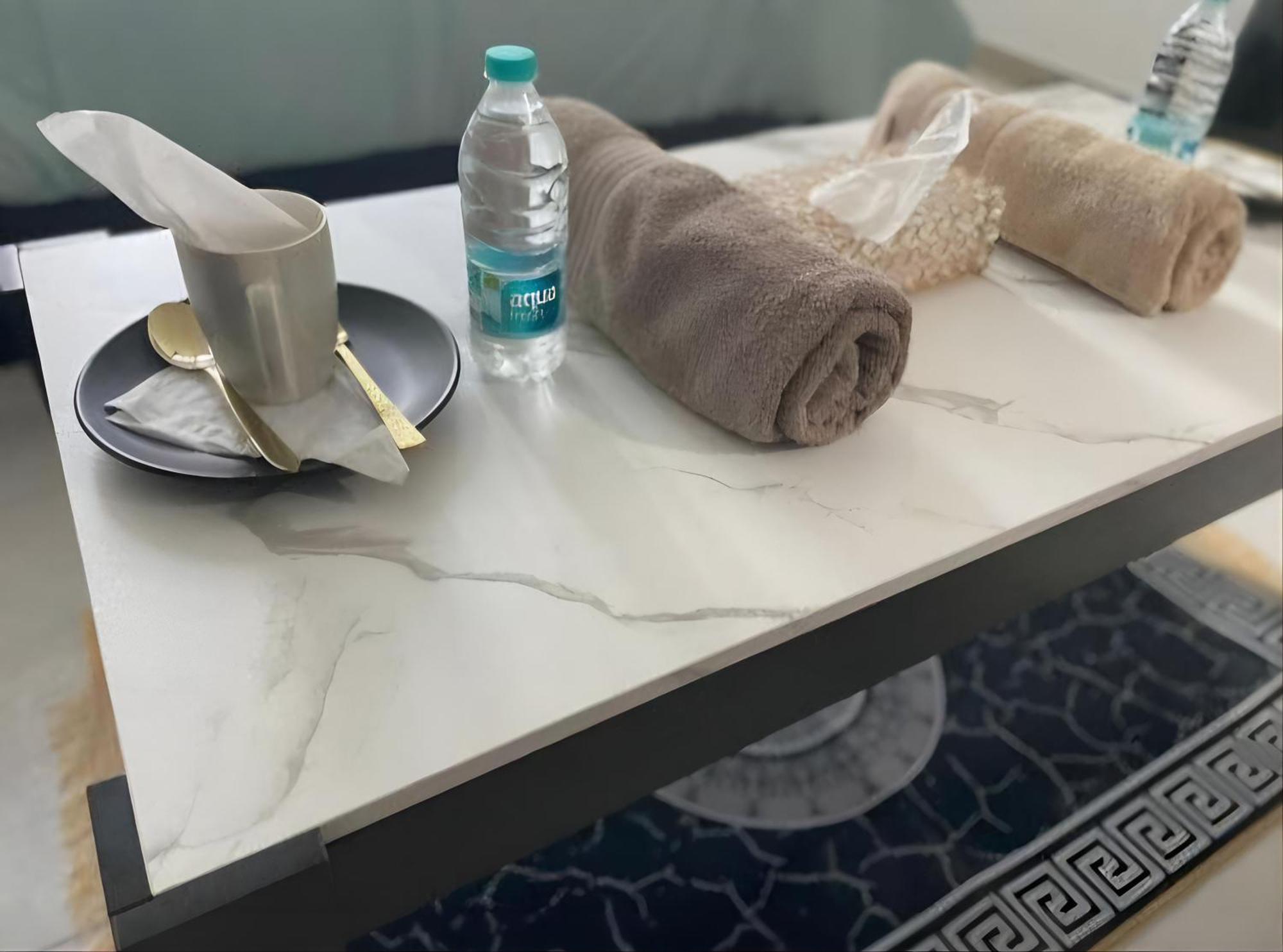 Corniche Street - Extremely Unique Room Abu Dhabi